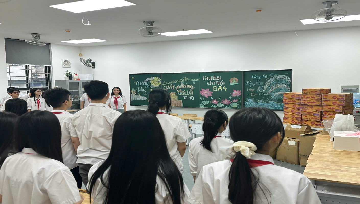 A group of people in a classroomAI-generated content may be incorrect.