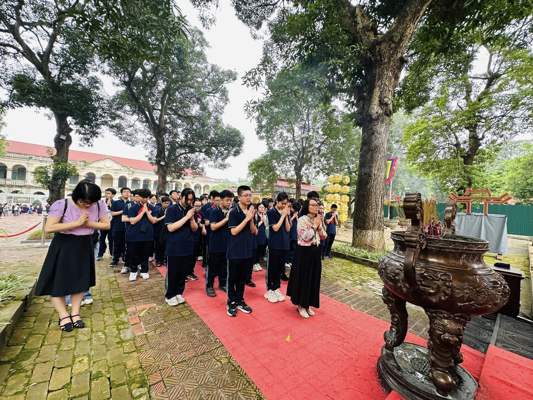 No photo description available.