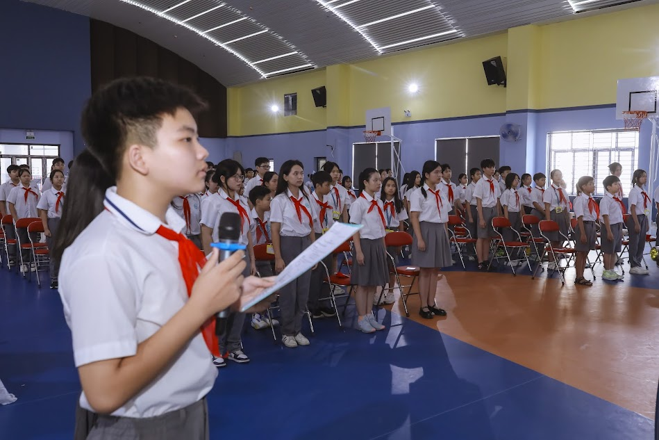 A group of people in uniformAI-generated content may be incorrect.