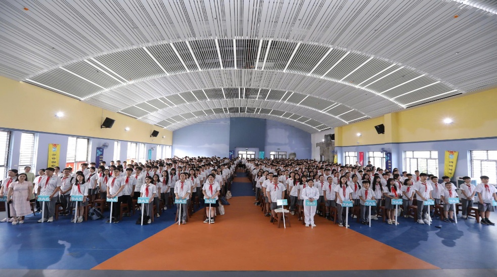 Trường THCS Giảng Võ 2 hân hoan đón học sinh khối 7, 8, 9 trở lại trường