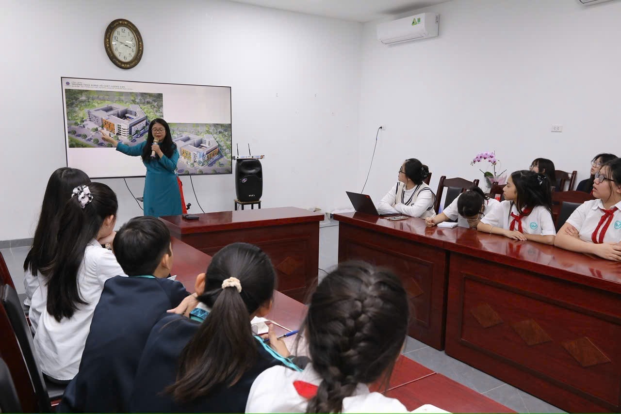 A group of children in a classroomAI-generated content may be incorrect.