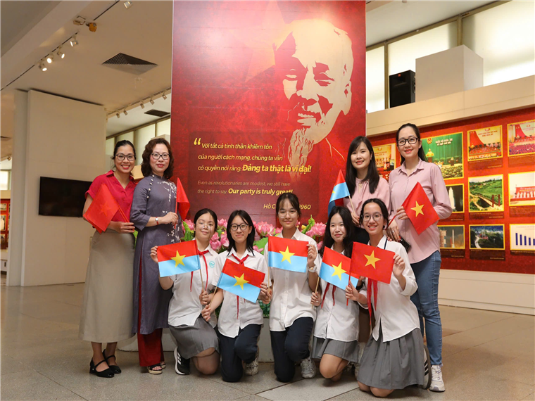 A group of people posing for a photoAI-generated content may be incorrect.