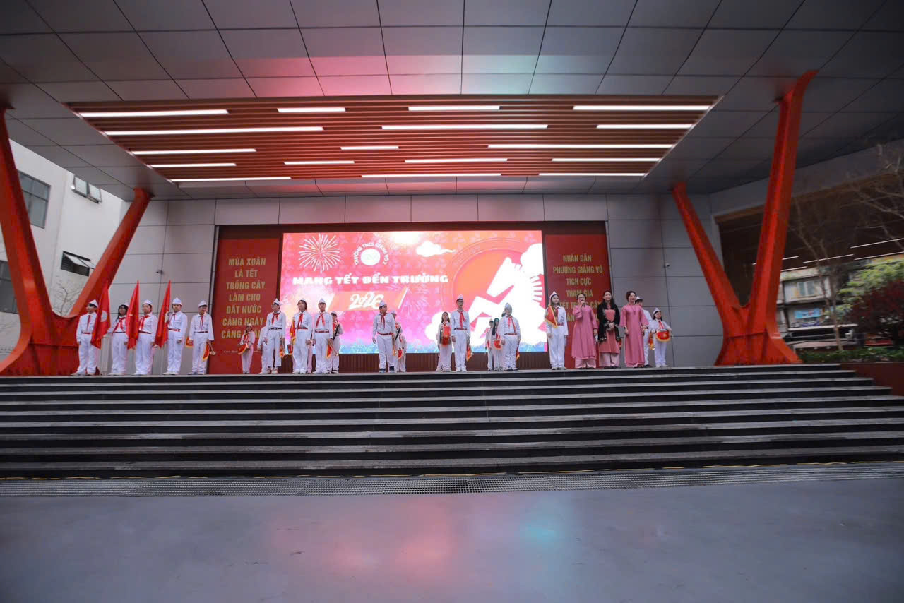 A group of people on a stageDescription automatically generated